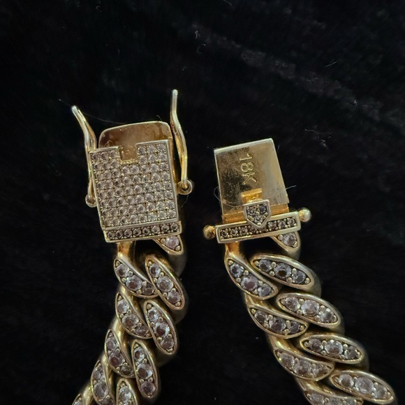 Gold plated hip hop chain 18inch Cuban link chain - Picture 8 of 9